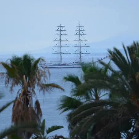 Frontline Deluxe 3br Lägenhet *