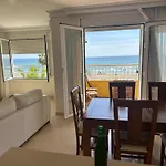 Frontline Deluxe 3br Apartament