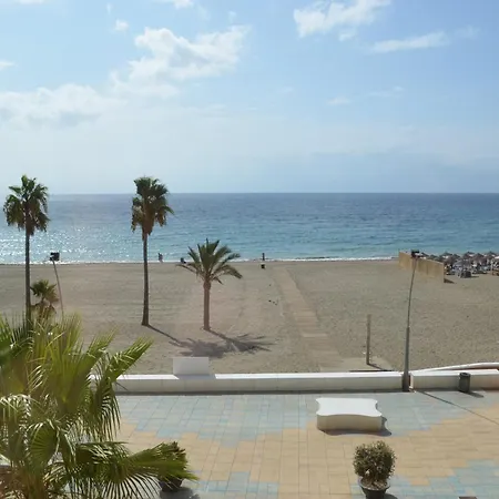 Seafront Deluxe 3br *