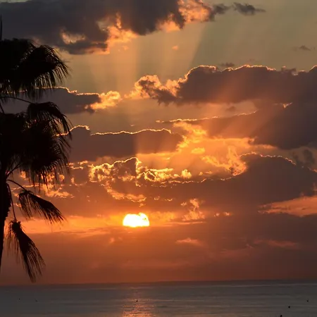 Apartment Frontline Deluxe 3br Estepona