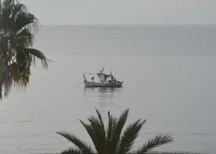 Frontline Deluxe 3br Apartment *