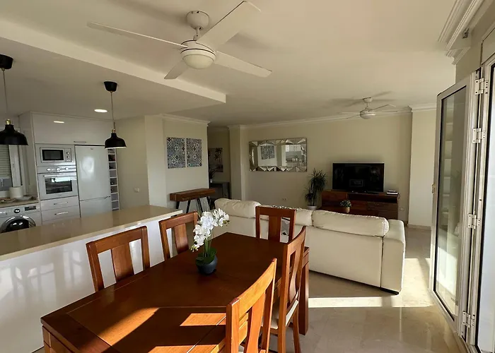 Frontline Deluxe 3br *