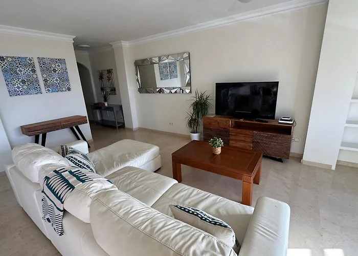 Frontline Deluxe 3br *