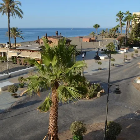 Lägenhet Seafront Deluxe 3br *