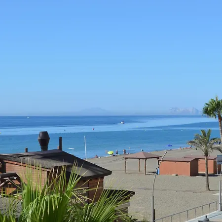 Lägenhet Seafront Deluxe 3br *